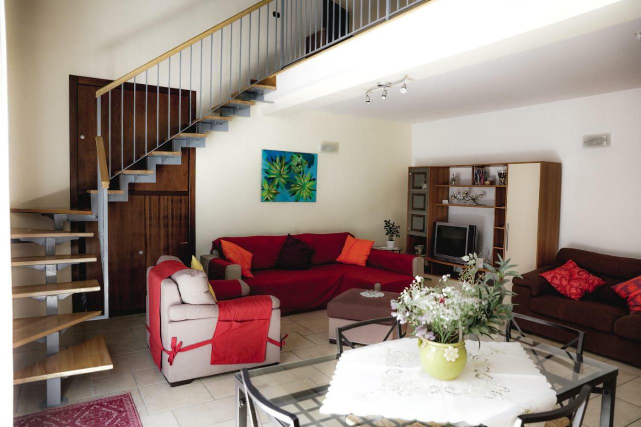 Spicchi Di Sole Bed and Breakfast Neapel Exteriör bild